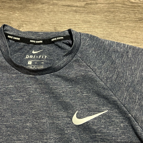 Men’s Nike Swim driFIT UPF protection t shirt S - Picture 2 of 5